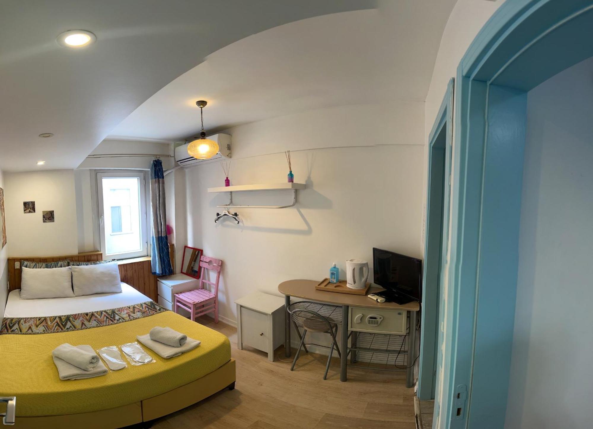 Rodin Hostel Istanboel Buitenkant foto