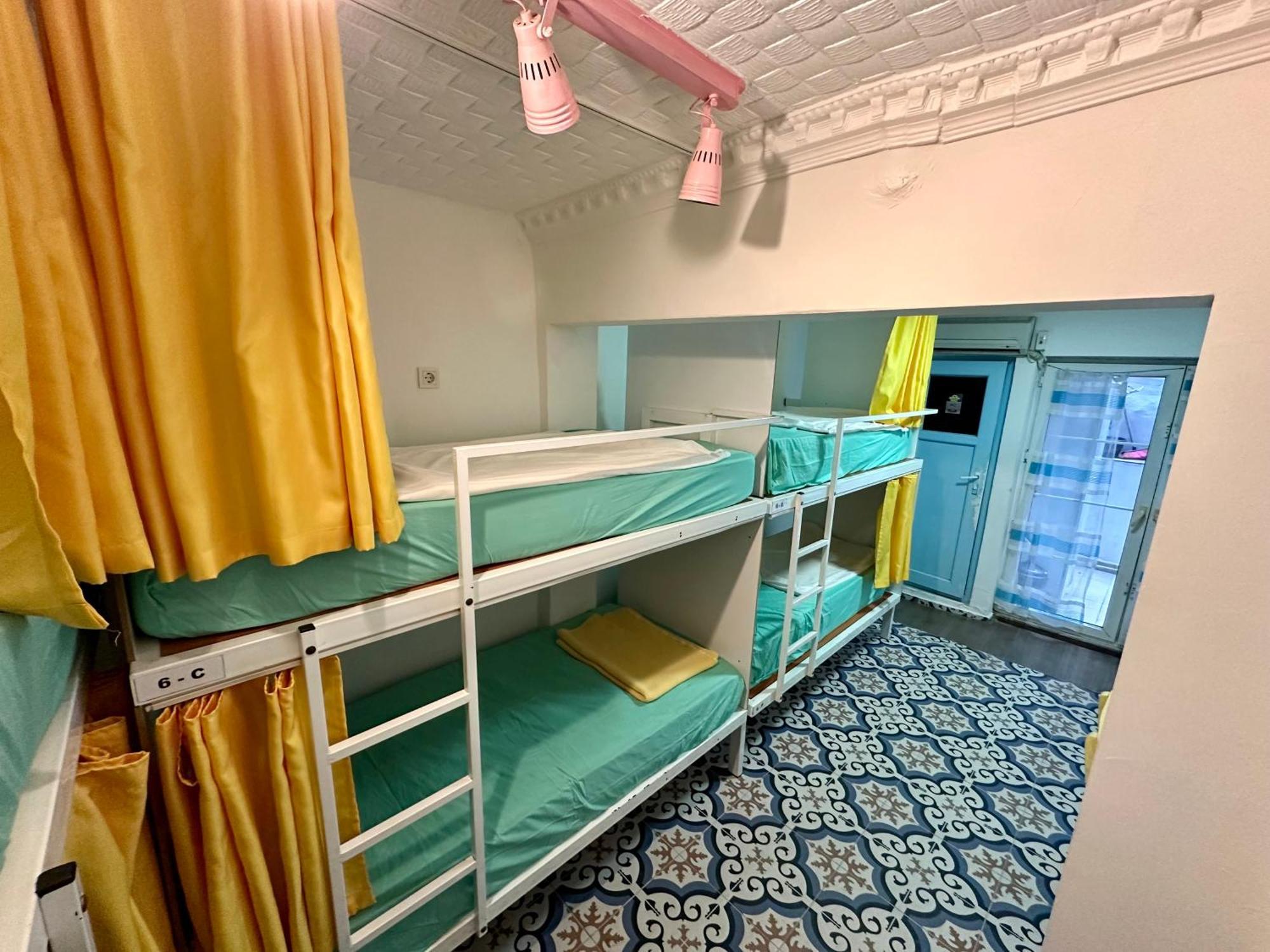 Rodin Hostel Istanboel Buitenkant foto